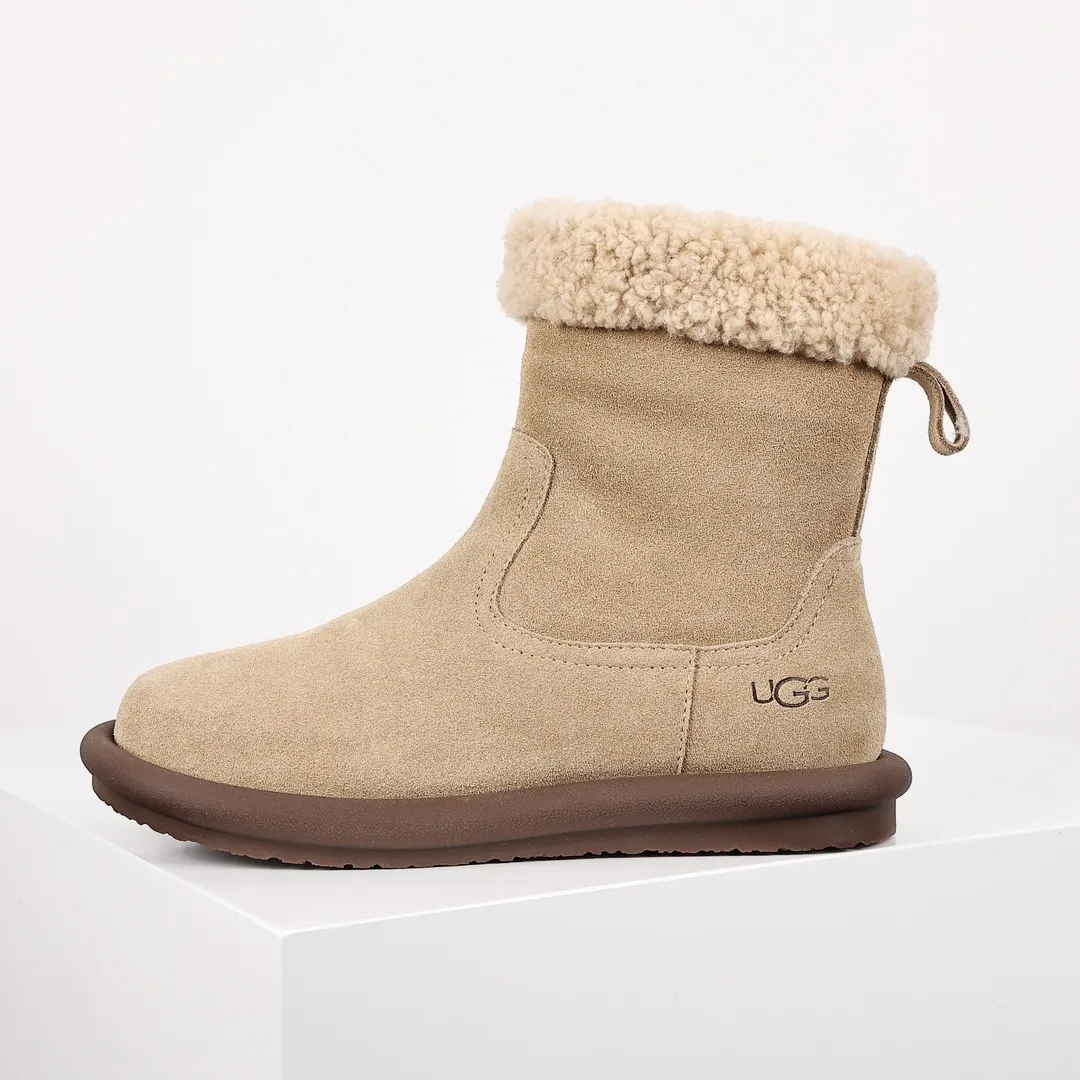 Pick up locally 💰720 The core recommendation is good price 𝐔𝐠𝐠 23 popular handmade sheep's curly boots Maillard girl's dream boots Korean and Korean style Fully handmade first-layer cow suede Teddy sheep's curly wool lining The combination has a great autumn and winter atmosphere Size: 35 36 37 38 39 40